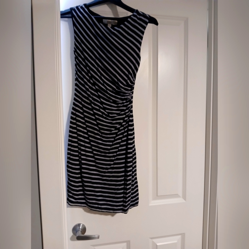 Form fitting striped Loft dress